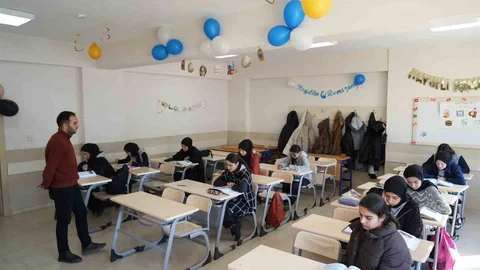 Muş’ta Öğrenciler Ramazan için Süsleme Yaptı