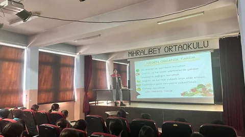 Kars'ta Öğrencilere Organik Tarım Eğitimi Verildi