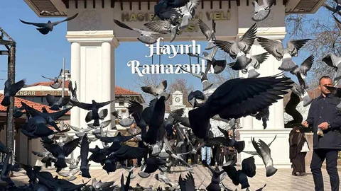 Ramazan Ayının İlk Cumasında Cami Dolu