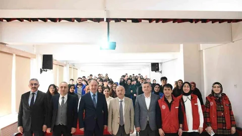 Erzurum'da Gençlere Tecrübe Paylaşımı