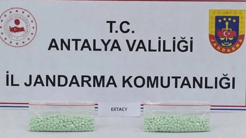 Döşemealtı’nda Uyuşturucu Hap Operasyonu