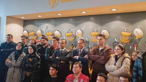 Bakan Kacır Malatya'da Teknoloji Atölyesi Açtı