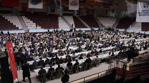 Hataylılar İftar Sofrasında Buluştu