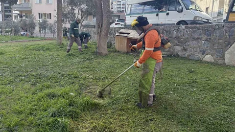 Kuşadası Belediyesi Temizlik Çalışmalarını Sürdürüyor