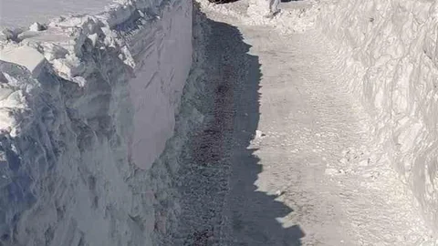 Karlıova'da Yoğun Kar Mücadelesi