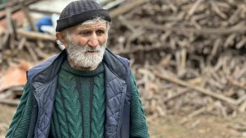 76 Yaşındaki Adam Çatıdan Düşerek Hayatını Kaybetti