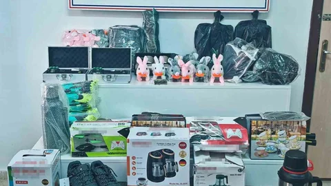 Van'da Gümrük Kaçağı Malzeme Ele Geçirildi