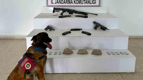 Van'da Uyuşturucu ve Silah Ele Geçirildi