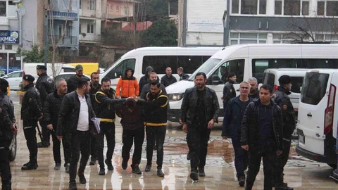 Aydın'da Çakaloğlu Cinayeti Şüphelisi Adliyeye Sevk Edildi