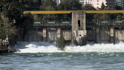 Adana'da Su Tahliyesi Devam Ediyor