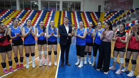 Adıyaman Kadın Voleybol Takımı Şampiyonluk Yaşadı