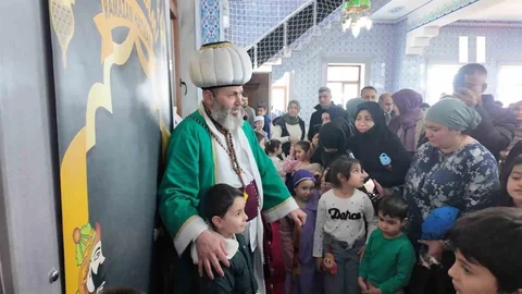 Pendik’te Çocuklar Tekne Orucu Sevinci Yaşadı