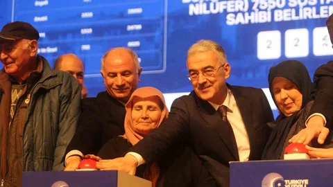 Bursa'da TOKİ Konutları İçin Kura Çekimi Yapıldı