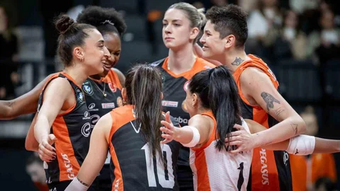 Eczacıbaşı Dynavit Beşiktaş'ı Yendi