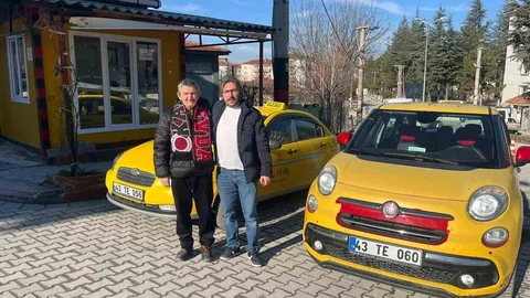 Kütahya'da Taksici Baba-Oğulun Doğum Günü Kutlaması