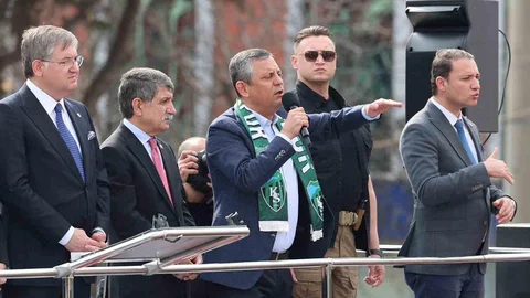 Kocaeli'de CHP Genel Başkanı Özel Açıklamalarda Bulundu