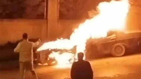 Tuzla'da Park Halindeki Araç Yandı