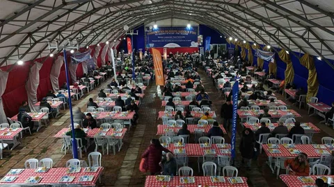 Arnavutköy'de Kardeşlik Sofrası Kuruldu