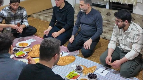 Erzurum'da Öğrencilere Sahur Ziyareti