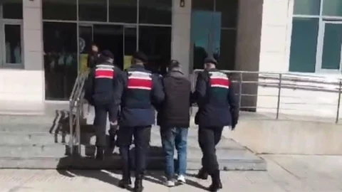 Adana'da 10 Milyon Kaçak Makaron Ele Geçirildi