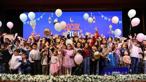 AK Parti İstanbul'da Çocuk İftarı Düzenledi