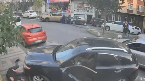 İstanbul'da Trafik Kazası: Kendi Aracının Altında Kaldı