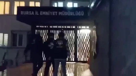 Bursa'da Kuyumcuya Silahlı Yağma Girişimi