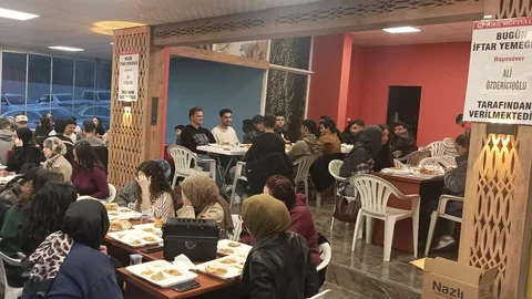 Söke'de Öğrencilere İftar Sofrası
