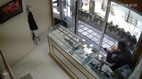 Bursa'da Kuyumcu Soygunu Girişimi