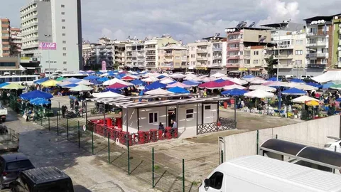 Kurtuluş Semt Pazarı Yeni Yerinde Açıldı