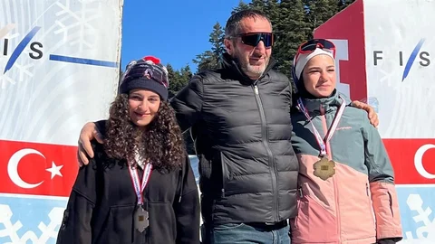 Hakkârili Sporcuların Kayaklı Koşudaki Başarısı