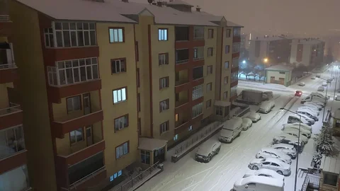 Erzurum'da Kar Yağışı Nedeniyle Eğitime Ara Verildi