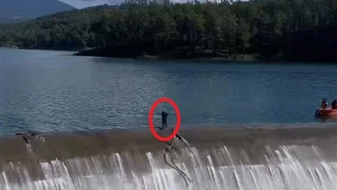 Antalya'da Baraj Temizlik Çalışması