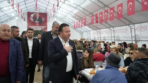 Mersin MHP'nin Kurduğu İftar Çadırında Gönüller Birleşiyor