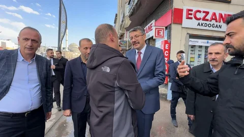 Hakkari'de Vali Çelik'ten Duygusal Veda