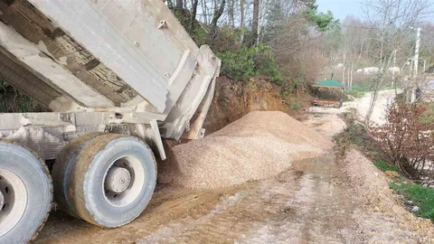 Düzce'de Köy Yolları Bakım Çalışmaları Devam Ediyor
