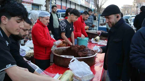 Diyarbakır'da Çiğköfteye Yoğun İlgi