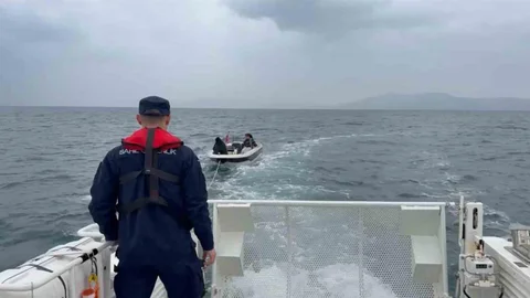 Kuşadası'nda Sürüklenen Tekne Kurtarıldı