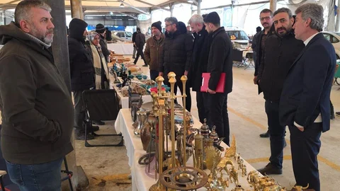 Kütahya'da Antika Pazarı Açıldı