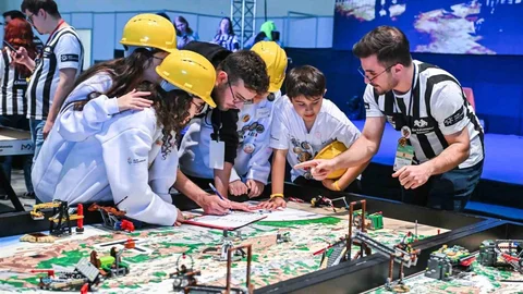 Bilim Kahramanları Fuar İzmir'de Buluştu