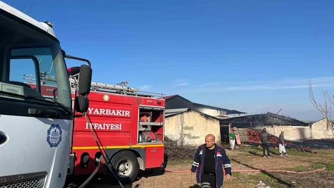 Diyarbakır'da Plastik Fabrikasında Yangın Çıktı