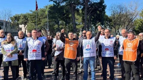 İzmir Buca'da Memurların Eylemi Devam Ediyor