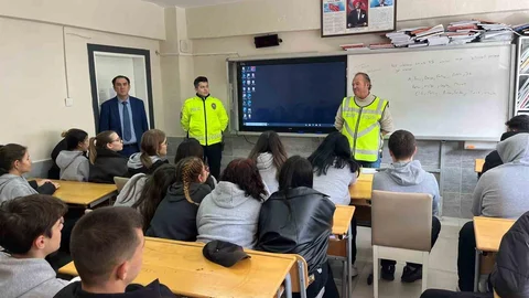 Çanakkale'de 442 Öğrenciye Sürüş Eğitimi Verildi