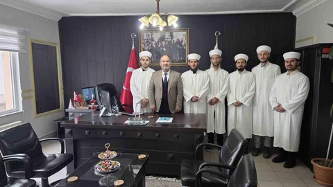 Çanakkale'de Din Görevlilerine Cübbe Giydirildi