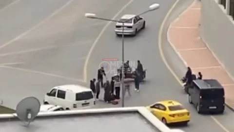 Mersin Şehir Hastanesi Civarında Kaza: Motosikletli Yaralandı!