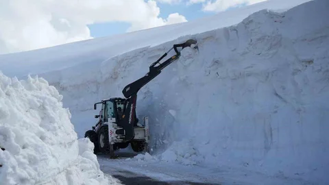 Muş'ta Kar Kalınlığı 6 Metreyi Aştı