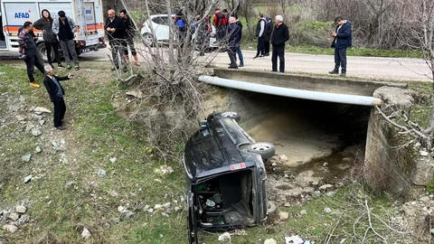 Amasya’da Kamyonet Devrildi, 3 Yaralı