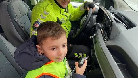 Kırklareli'de Anaokulu Öğrencileri Emniyetle Tanıştı