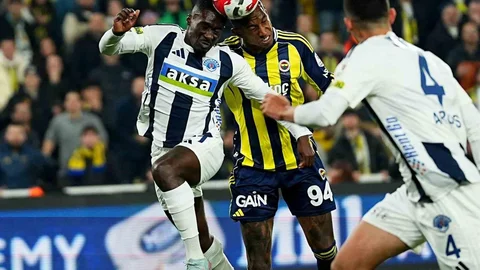 Fenerbahçe Kasımpaşa Maçında İlk Yarısı 0-0 Bitti