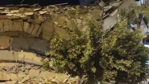 Hatay'da Yıkım Sırasında Bina Çöktü